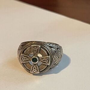 Sterling Silver 925 Celtic Cross Ring with green stone large size